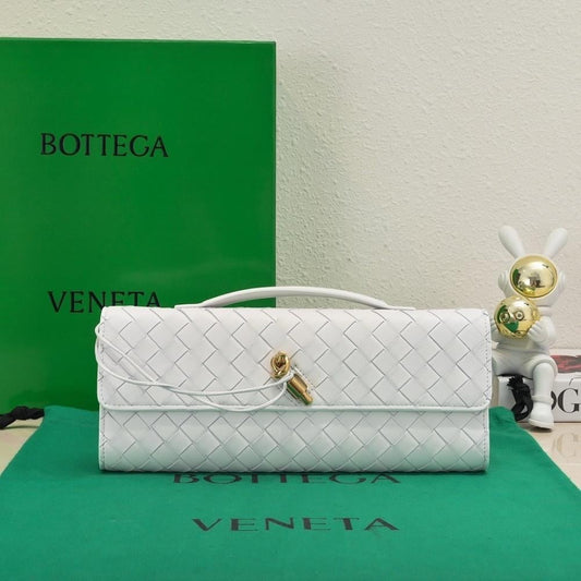 Classic Refined Shoulder Bag