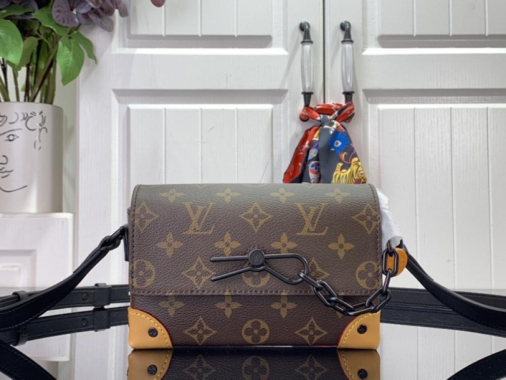 Classic Shoulder Bag