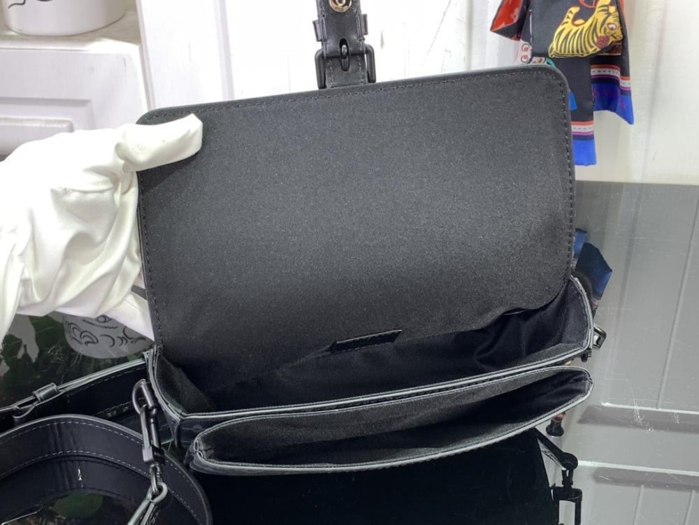 Luxury Elegant Leather Top Handle Bag