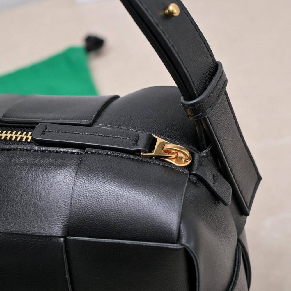 Luxury Stylish Woven Lambskin Top Handle Bag