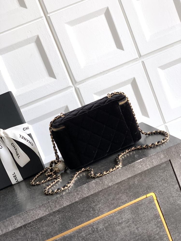 Alma Gold Satin Wallet