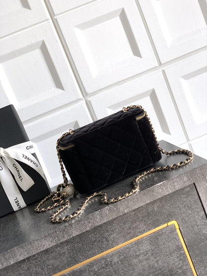 Alma Gold Satin Wallet