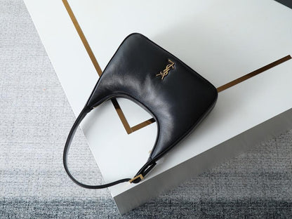 Stylish Lambskin Crossbody Bag – Limited Edition