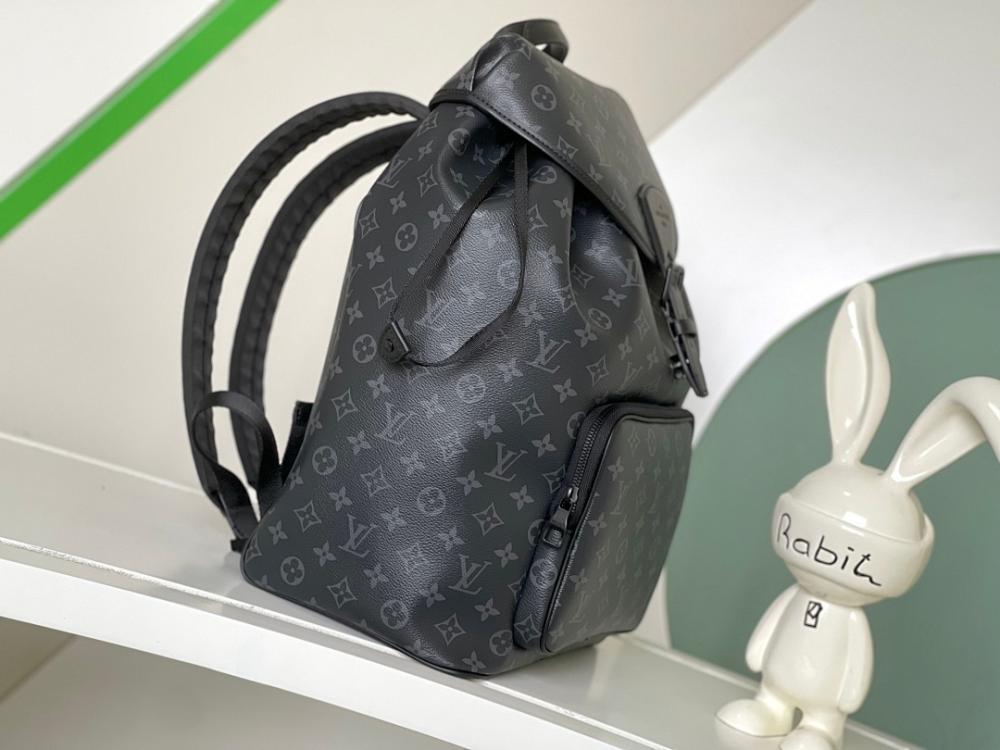 Classic Refined Leather Shoulder Bag