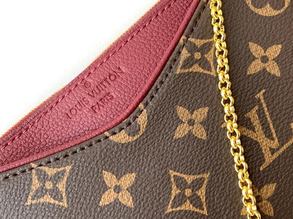 Stylish Refined Gold Leather Crossbody Bag