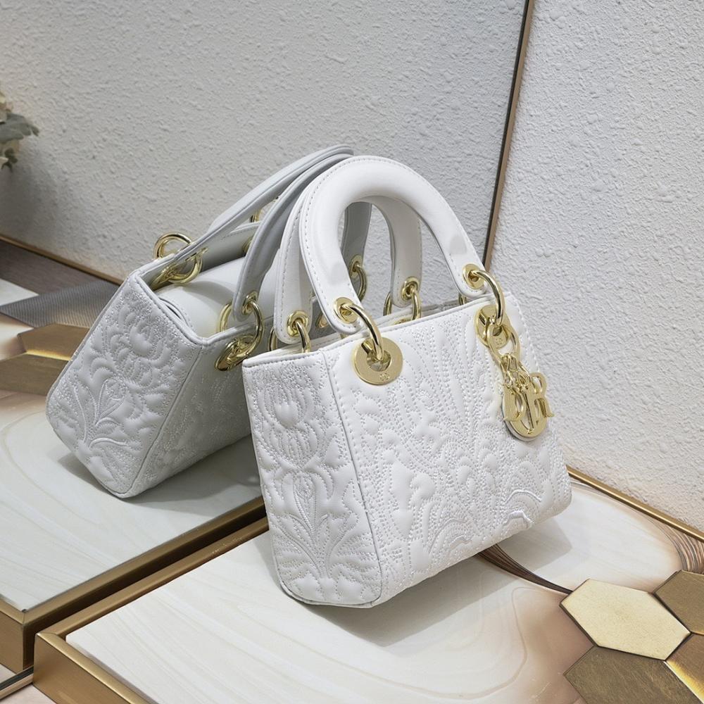 Luxury Gold Quilted Shoulder Bag – Special Edition