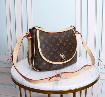 Modern Refined Shoulder Bag
