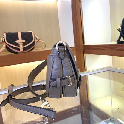 Modern Refined Crossbody Bag