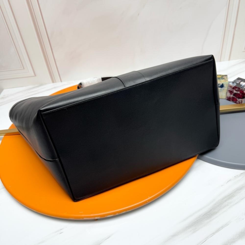 Alma Shoulder Bag