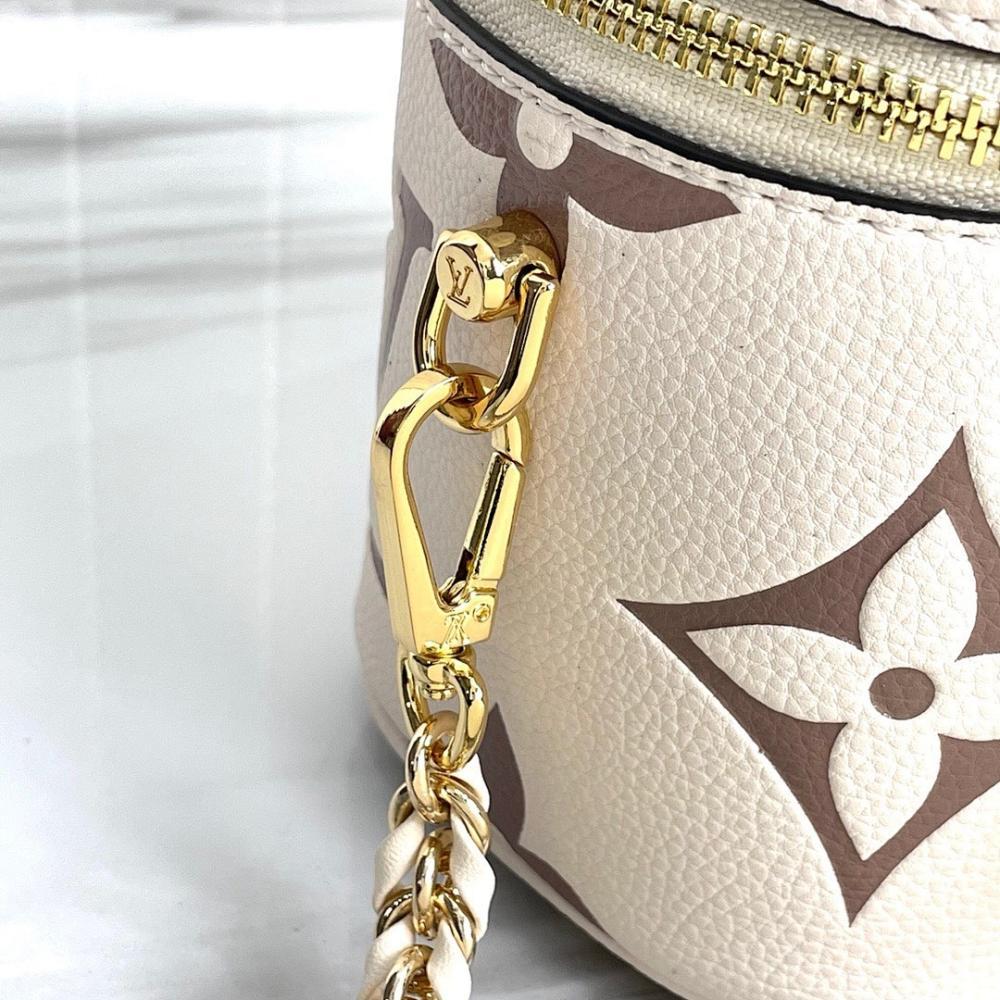 Classic Luxury Leather Shoulder Bag