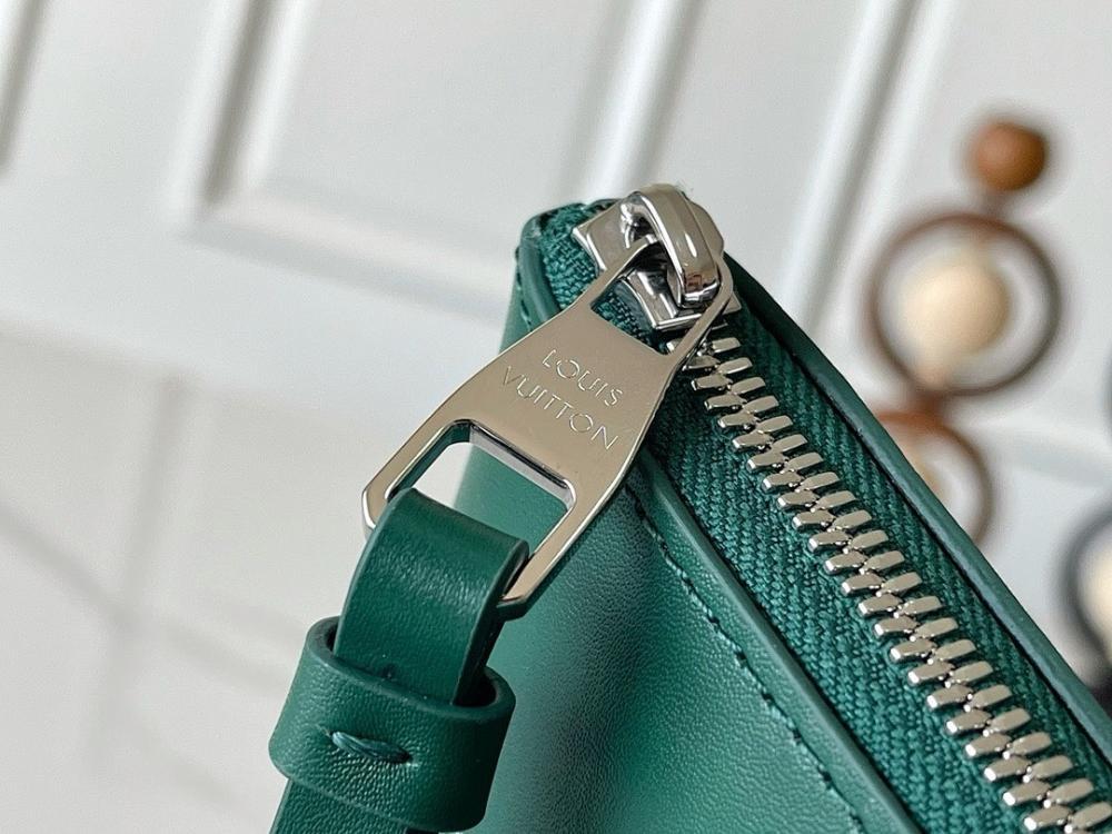 Modern Refined Shoulder Bag