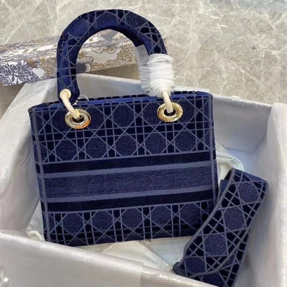Elegant Shoulder Bag