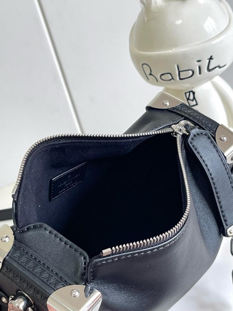Luxury Silver Lambskin Crossbody Bag – Limited Edition
