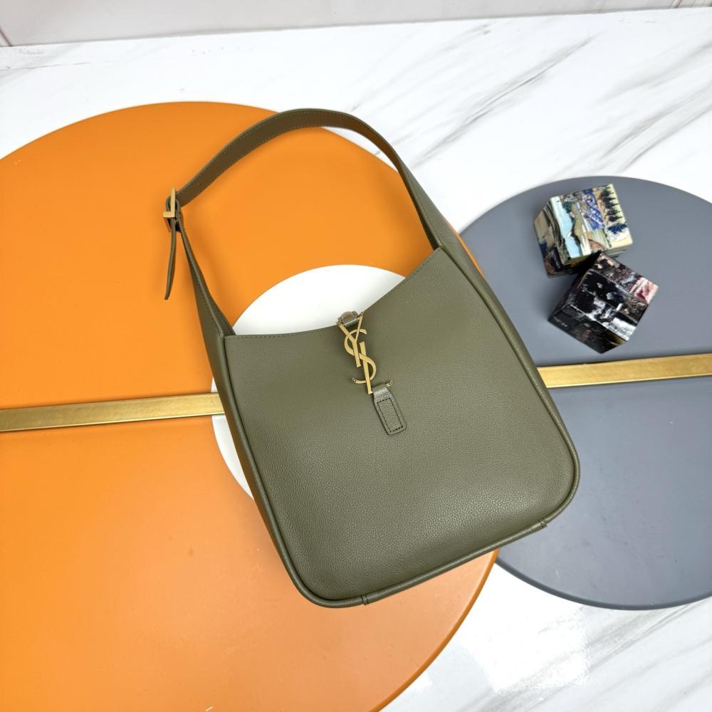 Classic Shoulder Bag