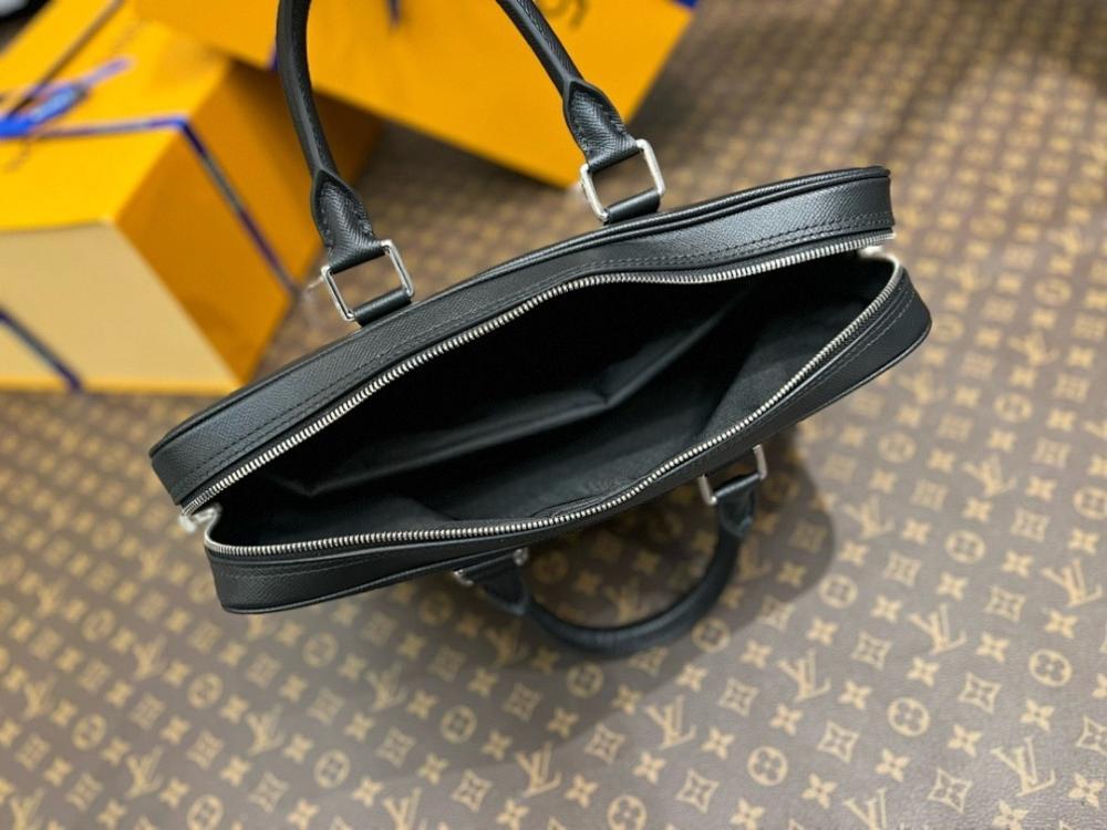 Italian-Inspired Elegant Leather Shoulder Bag