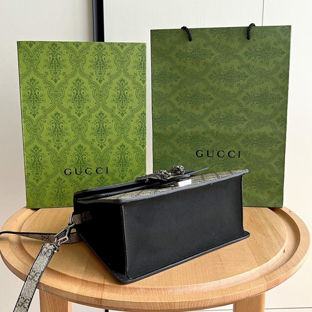 Elegant Shoulder Bag – Special Edition