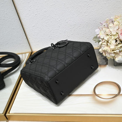 Luxury Leather Shoulder Bag – Special Edition