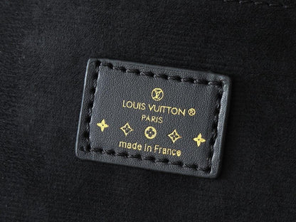Stylish Monogram Travel Bag – Limited Edition