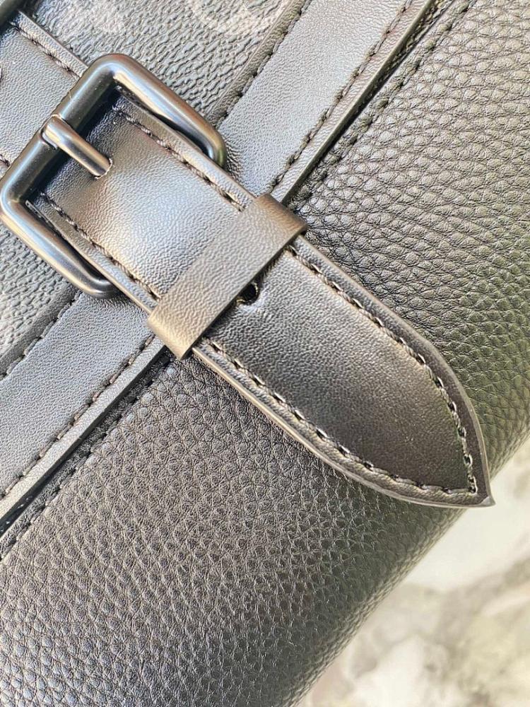 Elegant Leather Shoulder Bag – Special Edition