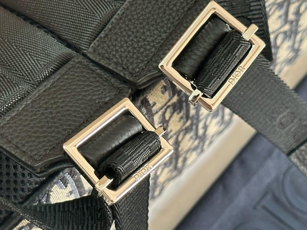 Stylish Calfskin Crossbody Bag – Limited Edition