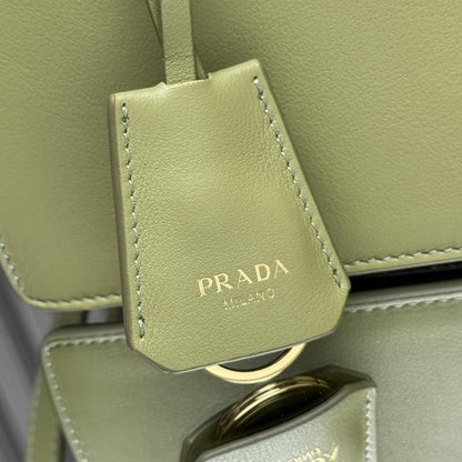 Classic Shoulder Bag