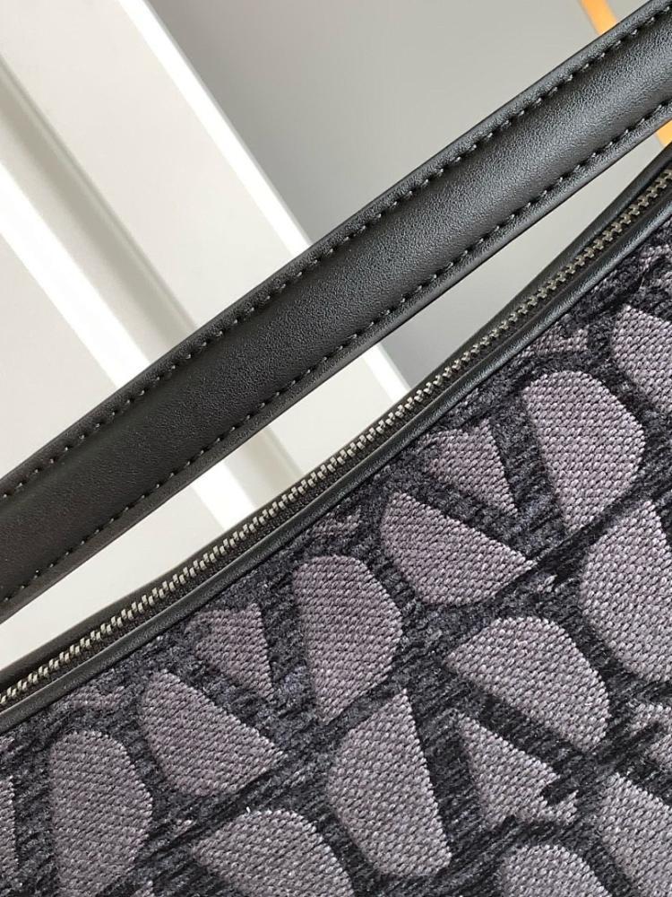 Modern Elegant Embroidered Shoulder Bag