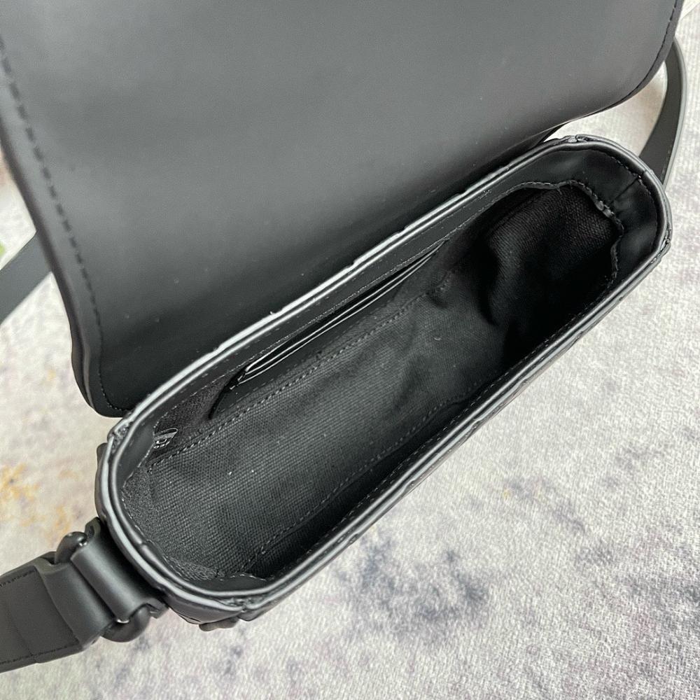 Modern Italian-Inspired Bag