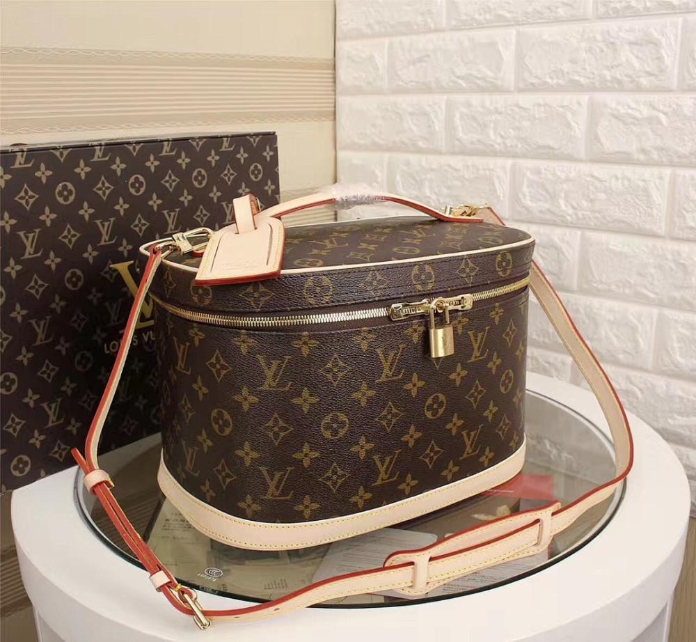 Stylish Refined Gold Monogram Leather Shoulder Bag