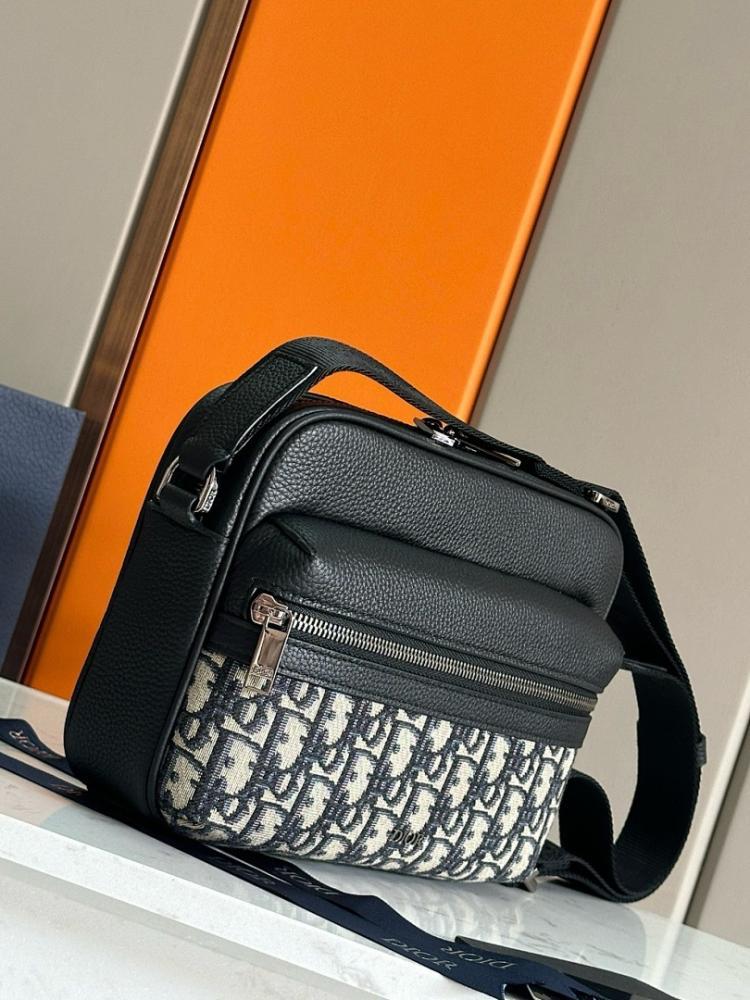 Elegant Printed Leather Shoulder Bag – Limited Edition