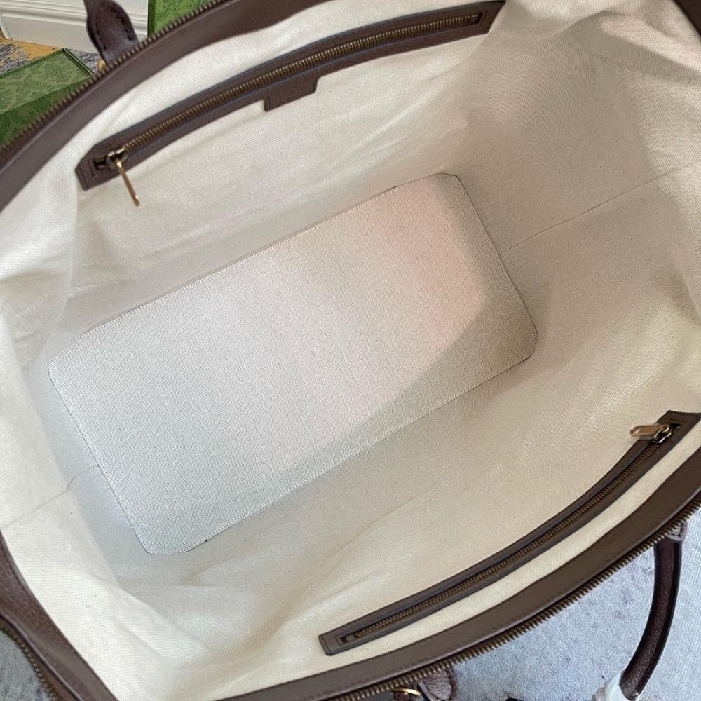 Modern Refined Shoulder Bag
