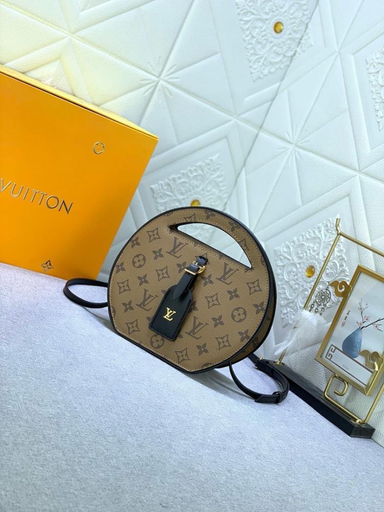 Elegant Refined Canvas Crossbody Bag