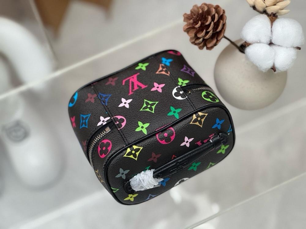Modern Elegant Black Bag