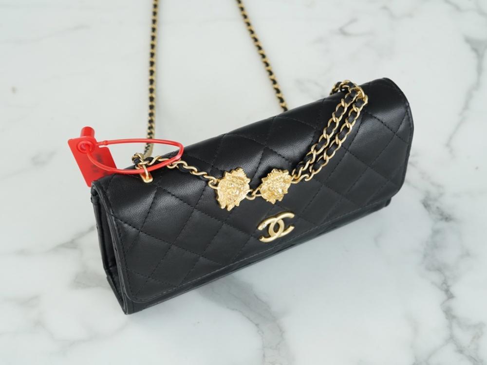 Elegant Leather Shoulder Bag