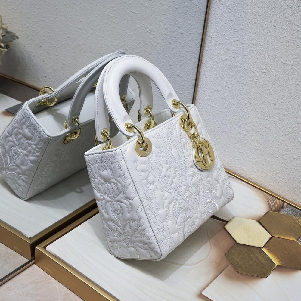 Luxury Elegant Gold Quilted Shoulder Bag