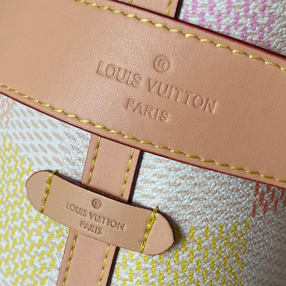 Elegant Refined Leather Top Handle Bag