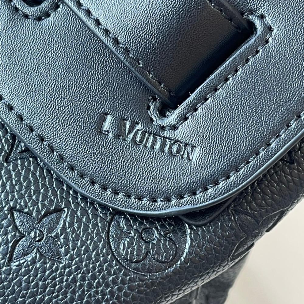 Italian-Inspired Elegant Travel Bag