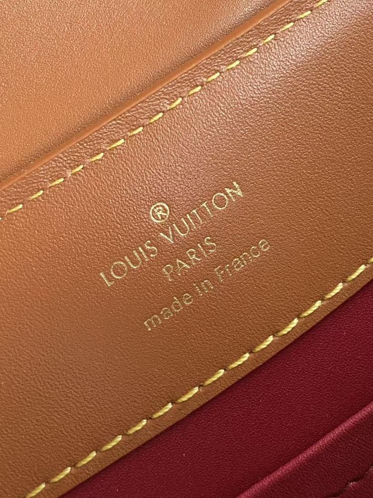 Classic Shoulder Bag