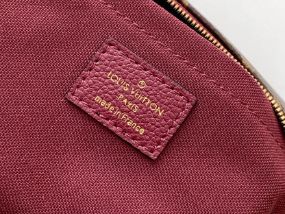Stylish Refined Gold Leather Crossbody Bag