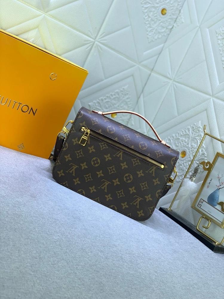 Italian-Inspired Elegant Leather Shoulder Bag