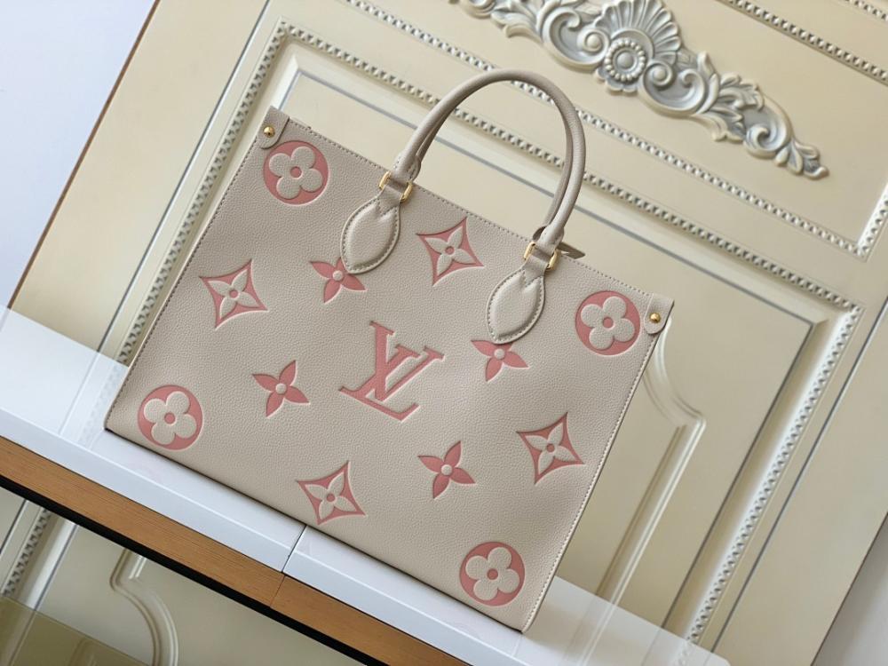 Elegant Refined Leather Shoulder Bag