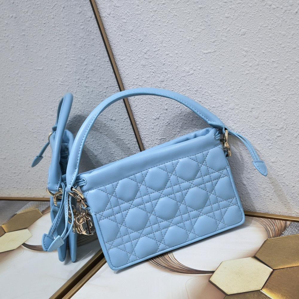 Stylish Refined Lambskin Shoulder Bag