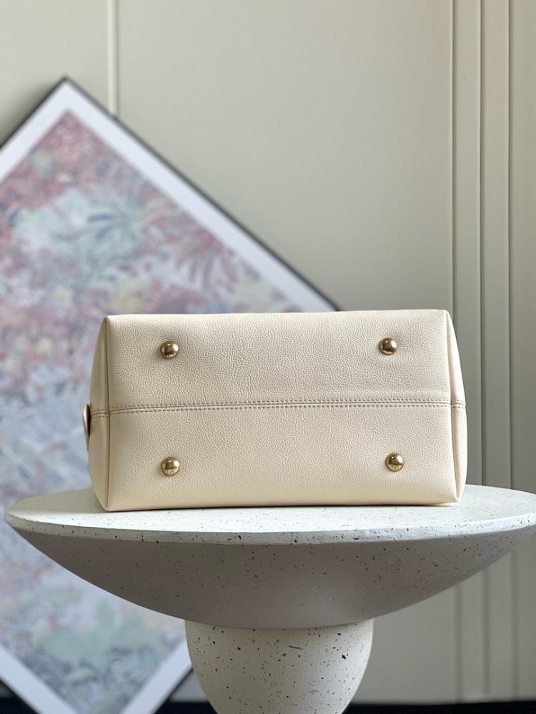 Luxury Leather Shoulder Bag – Special Edition