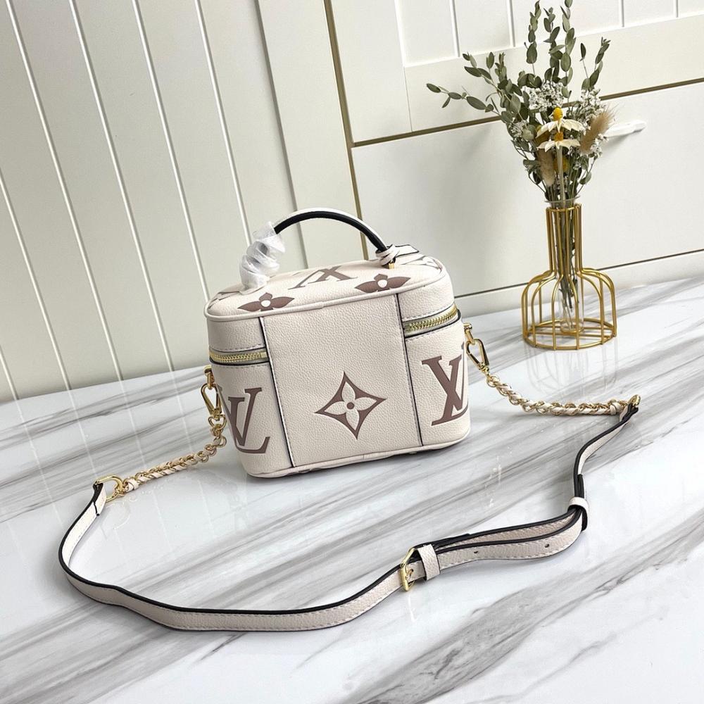 Classic Luxury Leather Shoulder Bag