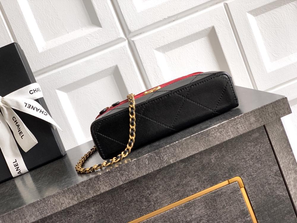 Alma Leather Shoulder Bag