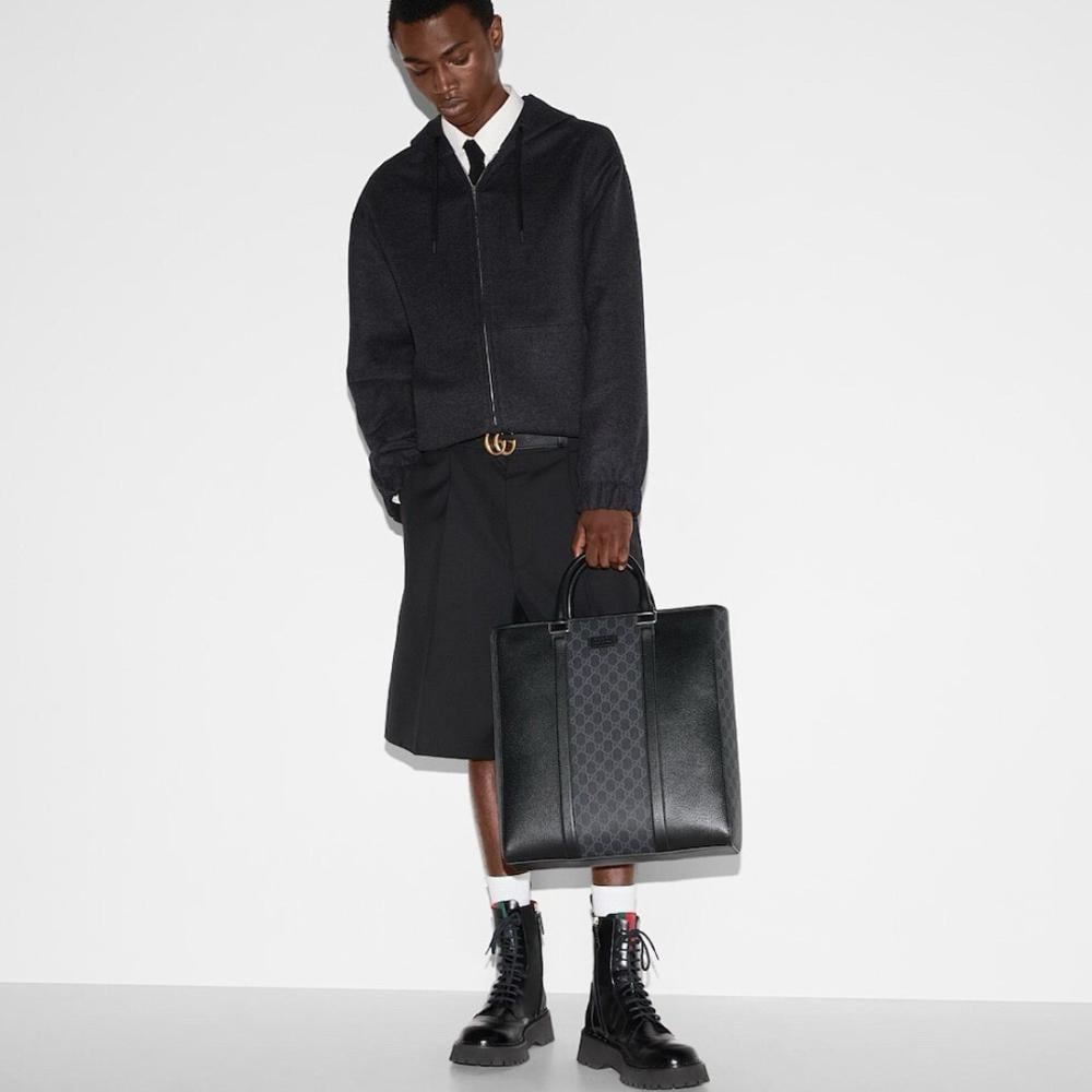Stylish Shoulder Bag – Limited Edition