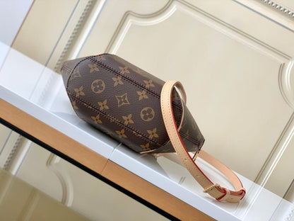 Luxury Leather Shoulder Bag – Limited Edition