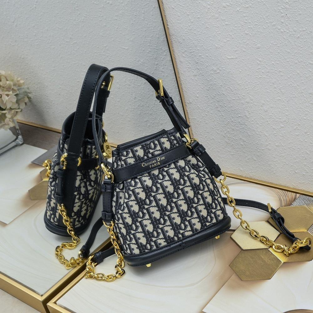 Stylish Bucket Bag – Limited Edition