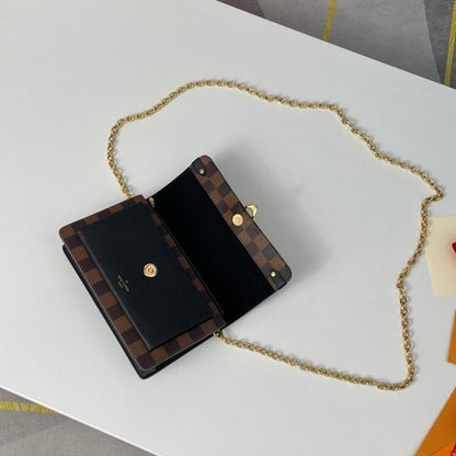 Elegant Refined Gold Leather Crossbody Bag
