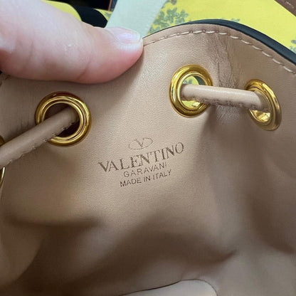 Modern Italian-Inspired Leather Bucket Bag