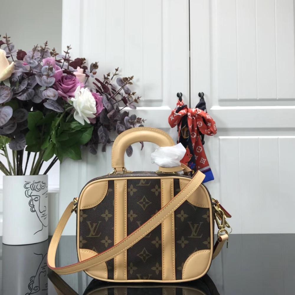 Classic Shoulder Bag